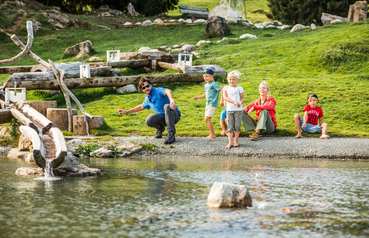 Großer Spielplatz Kinder Ferien Tirol